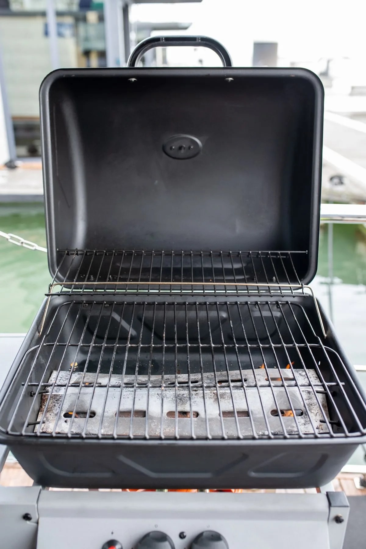 Stucco BBQ island with Blaze 4-burner grill in a South Meridian Idaho backyard